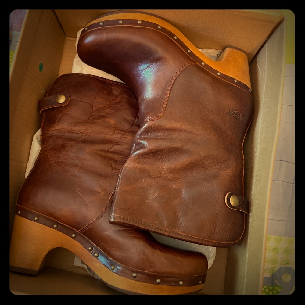 UGG Leather Wedged Boots!! NEVER WORN